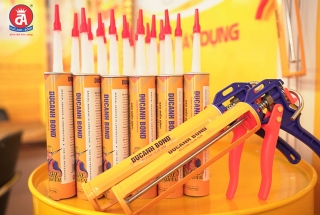 Hướng dẫn dử dụng Keo miễn đinh DUCANH BOND đúng kỹ thuật và hiệu quả cao